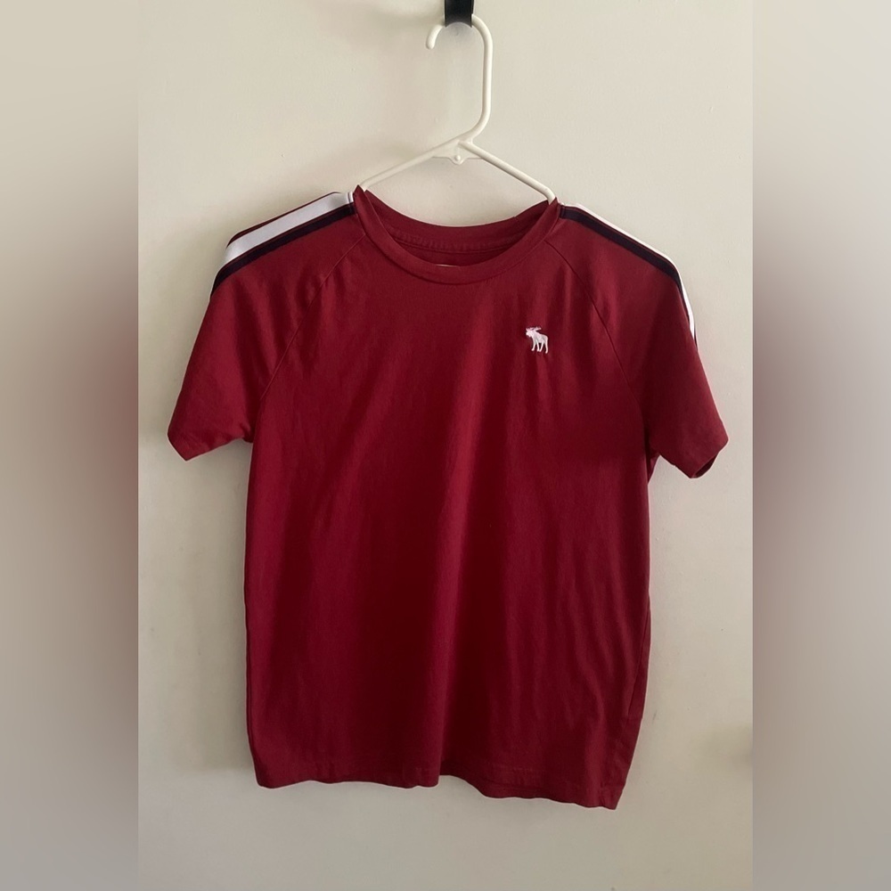 Boys Abercrombie Kids Red with White and Blue Stripes T-Shirt Size 15/16